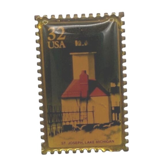 Vintage 1994 Winco USA 32¢ St. Joseph Lighthouse Gold-Tone Lapel Pin - Picture 2 of 4